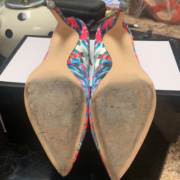 Nine West size 8m fabric flower pumps - worn 2x- perfect summer pump - Picture 2 of 3